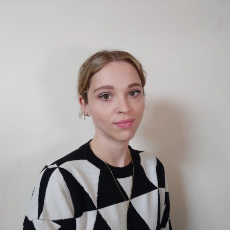 Robyn Vinter Headshot