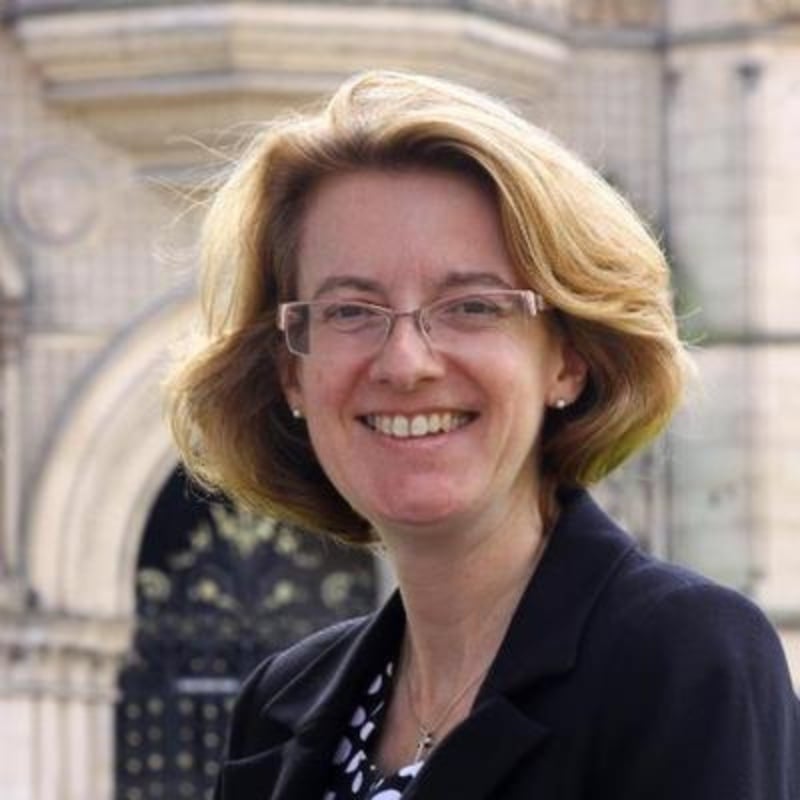 Susan Hinchcliffe Headshot